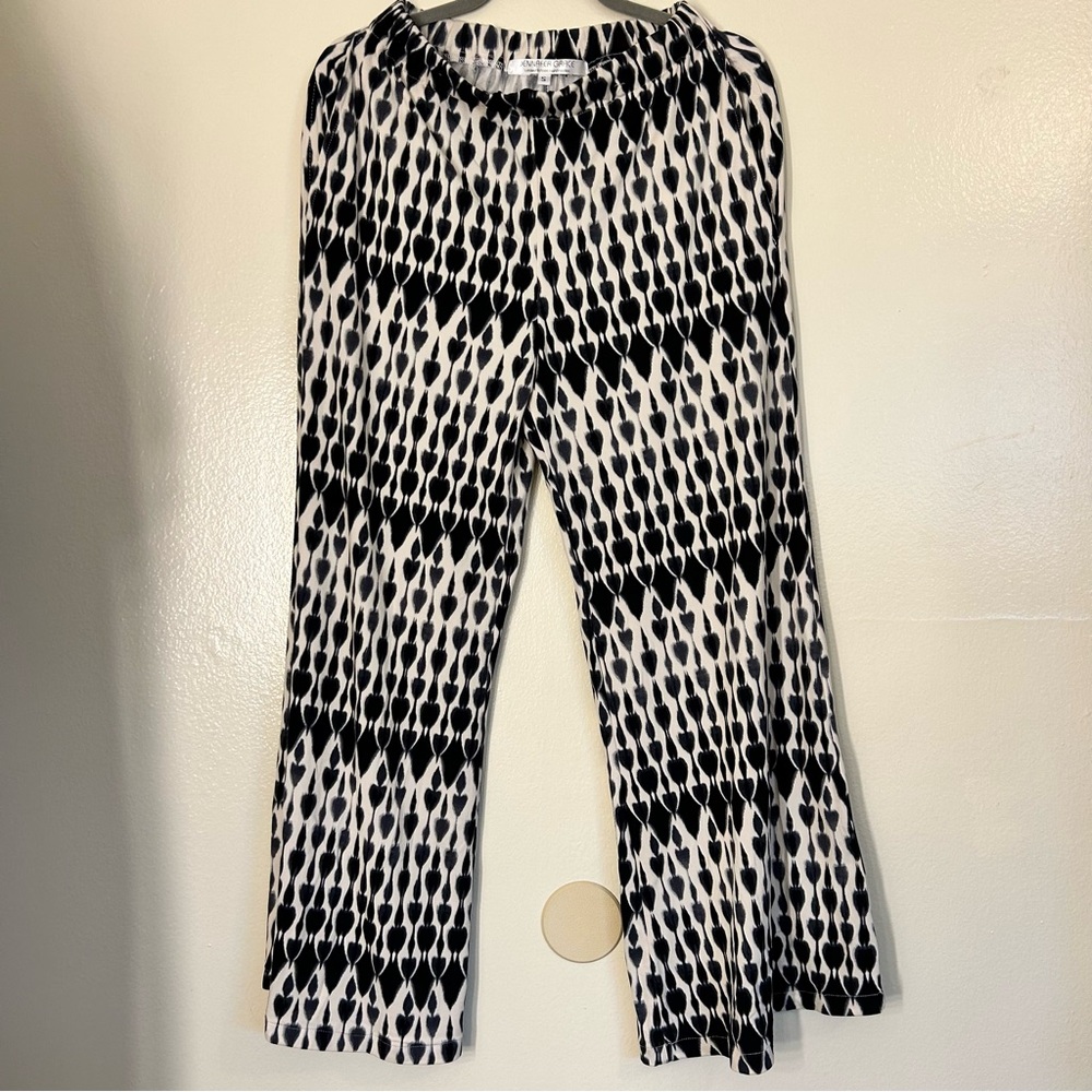 Jennafer Grace navy and cream palazzo pants with side pockets